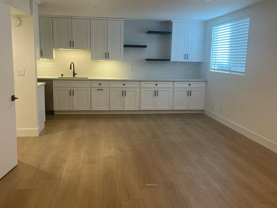 1517 Hi Point St #105
