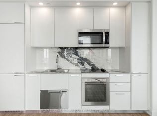 75 Canterbury Pl #PENTHOUSE 101, Toronto, ON M2N 0L2