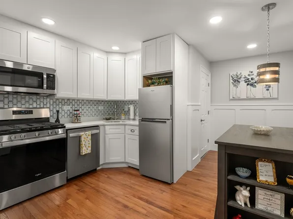 165 Salem St APT 3, Boston, MA 02113