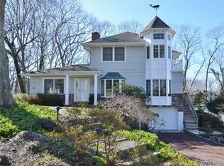 35 Bay Dr W, Huntington, NY 11743