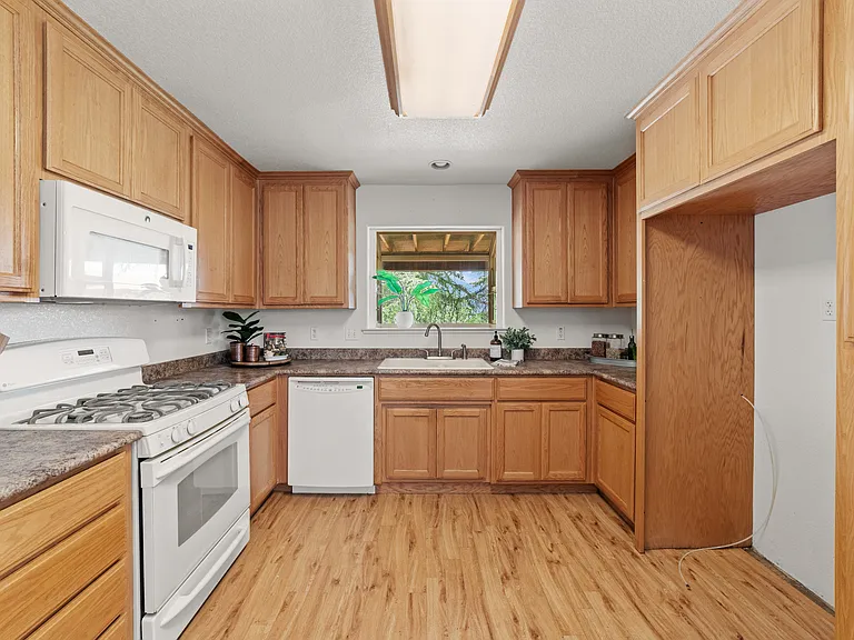 6825 Monitor Ct — Photo 12
