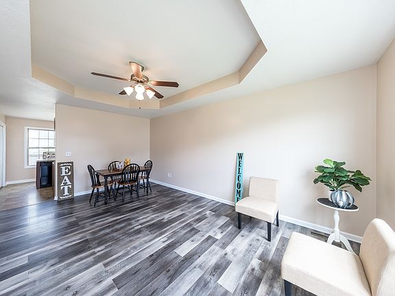 3rd image of 228 Waterford Dr