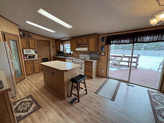 2nd image of 128 Lynn Rd