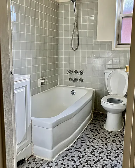BATHROOM 2