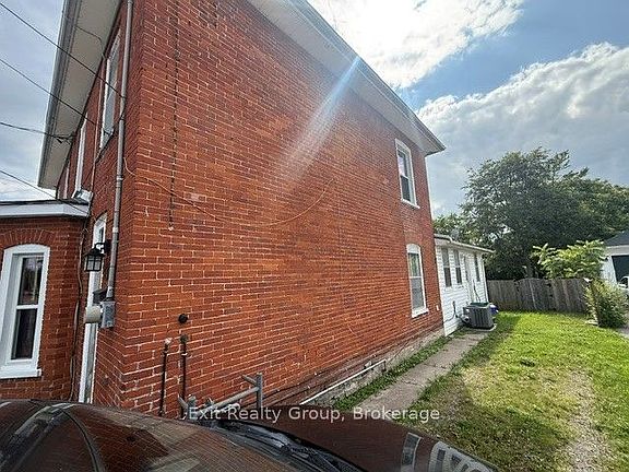 3rd image of 36 Bettes St