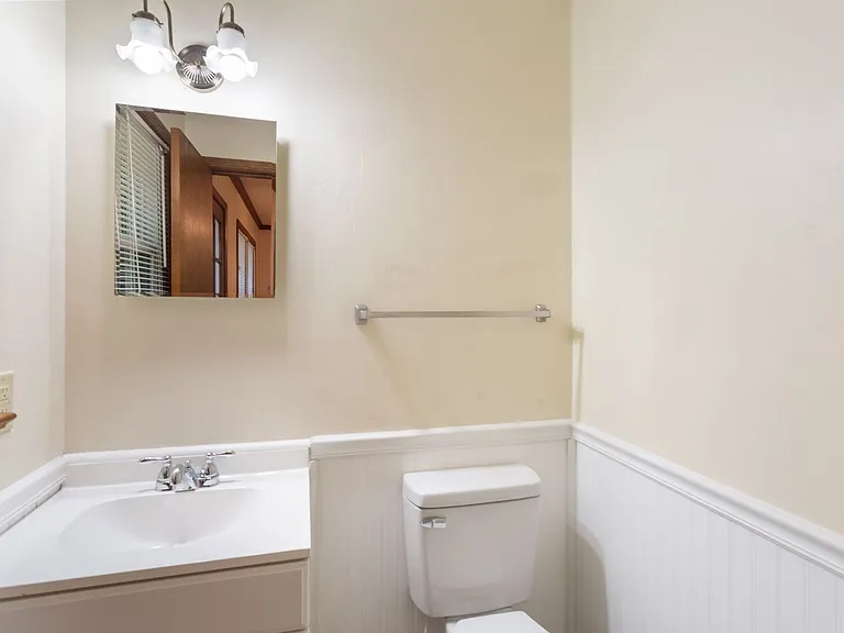 106 Rowe Dr — Photo 12