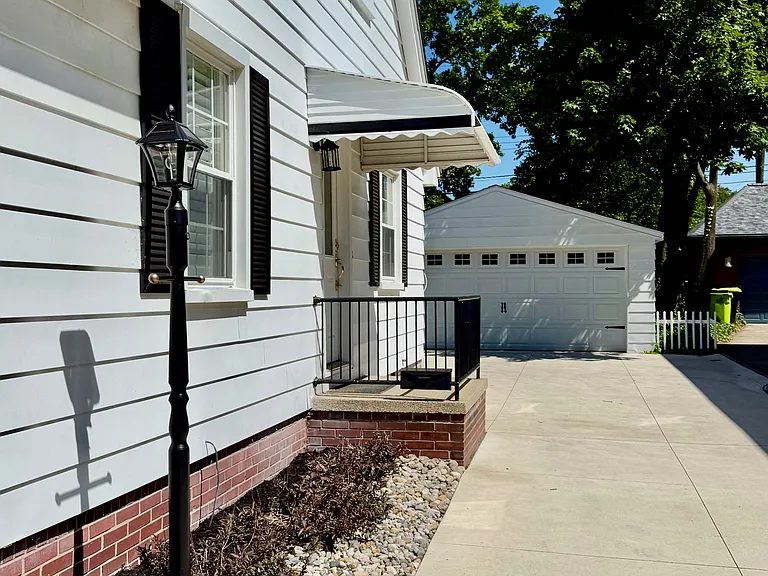 322 Glendale Ct — Photo 1