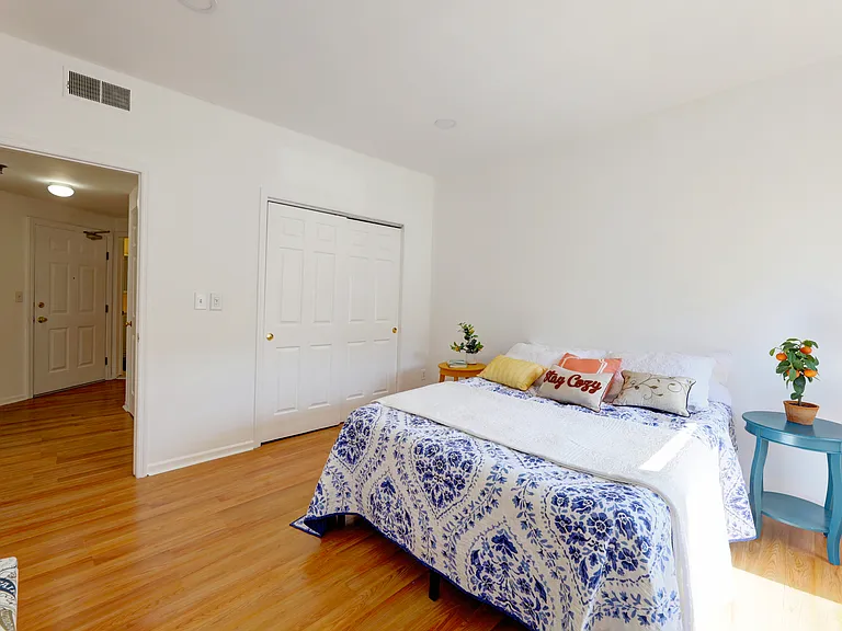 22 Engle St #17 — Photo 28