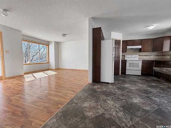 5th image of 414 Lake STREET