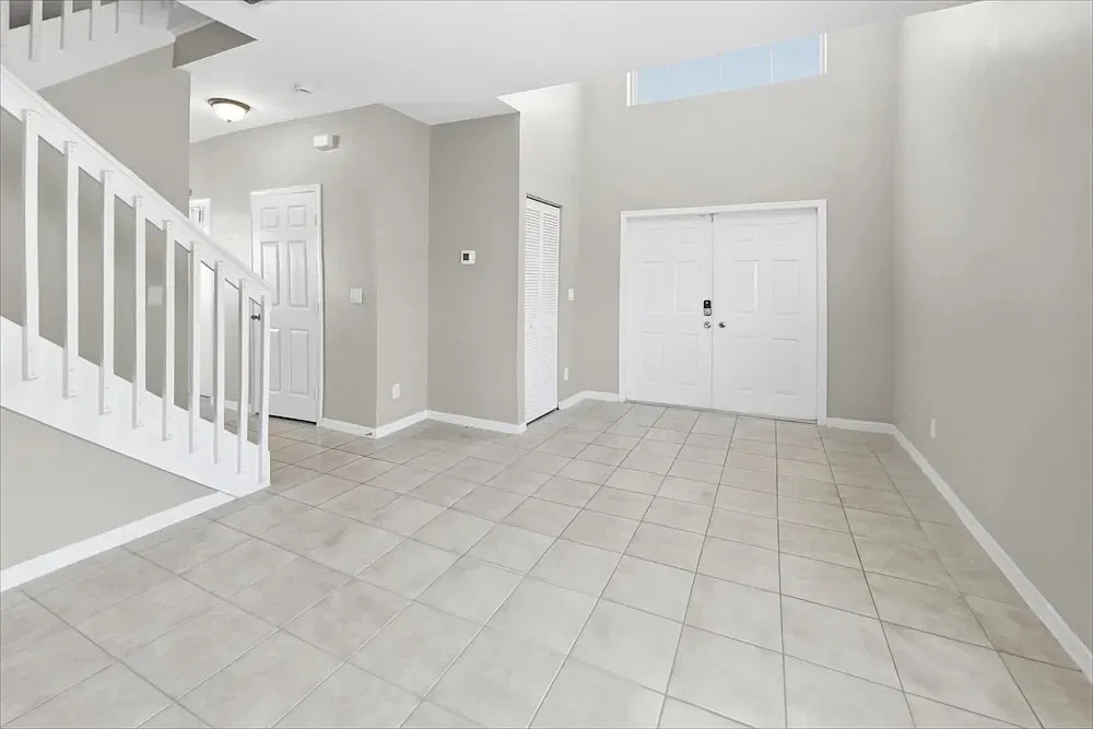 3 bed, 2.5 bath, 2132 sqft, $1,895 — Photo 2