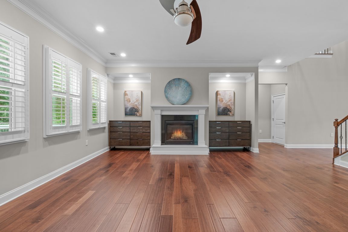 next background image