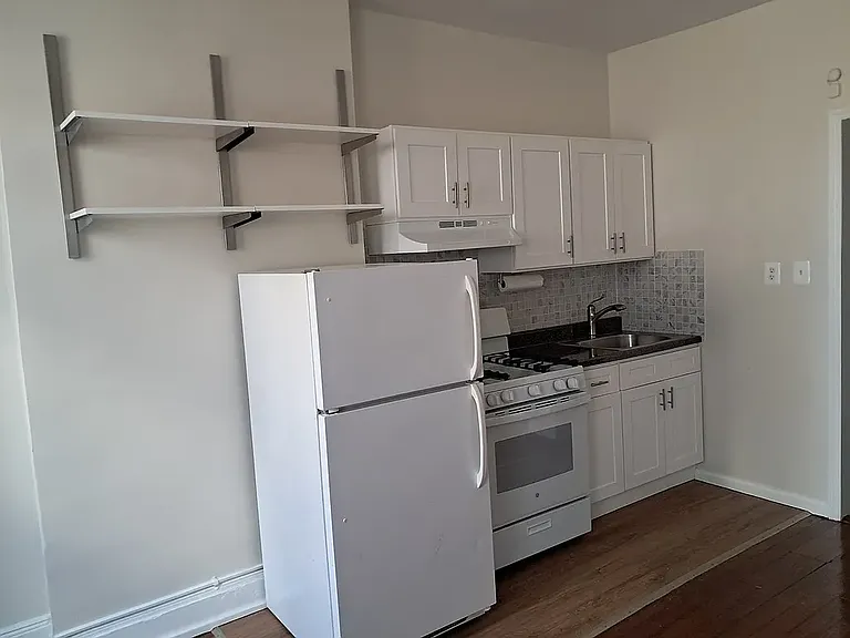 768 Washington Ave #3 — Photo 3
