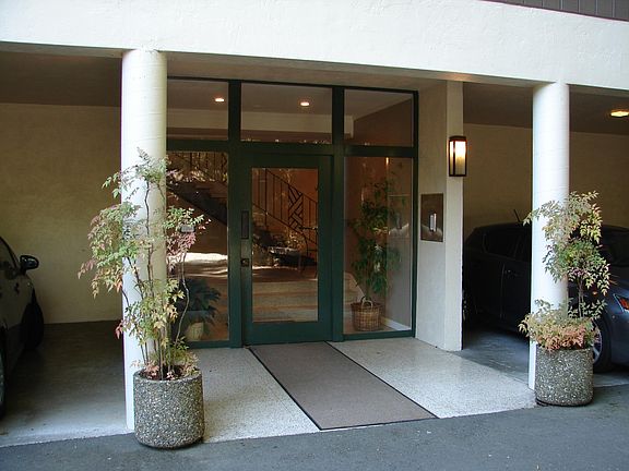 2nd image of 191 Throckmorton Ave