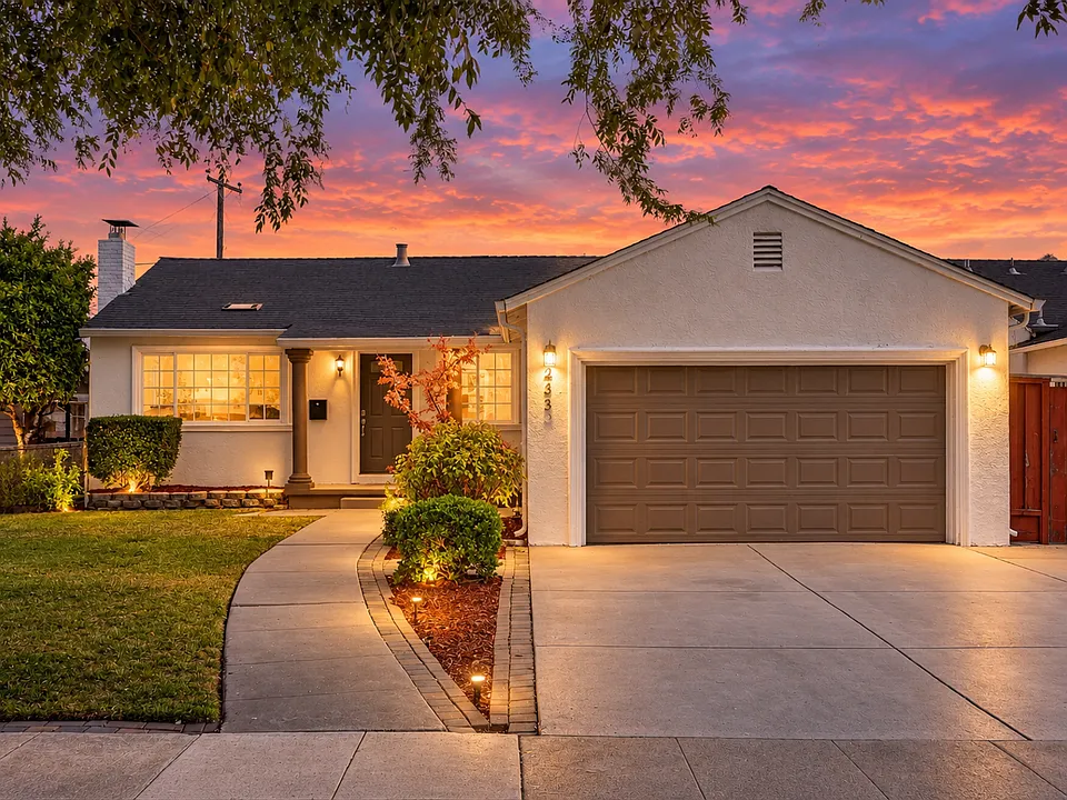 2433 Homewood Dr