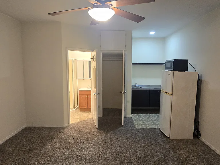 6212 Zelzah Ave — Photo 5