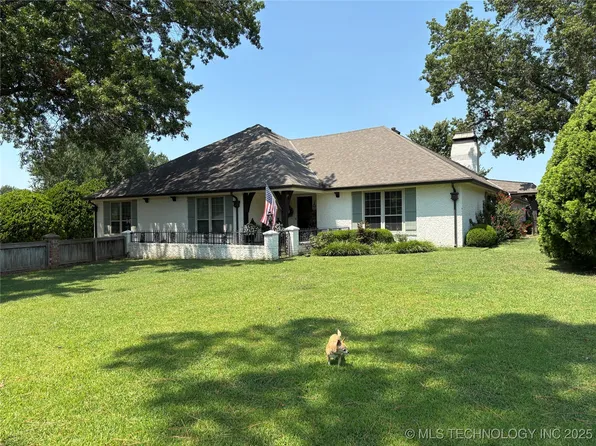 2701 Oxford Ct, Bartlesville, OK 74006