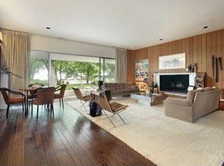 2233 Egandale Rd, Highland Park, IL 60035