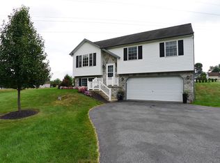 273 Lauschtown Rd, Denver, PA 17517