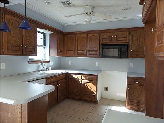 3rd image of 120 Cypress St