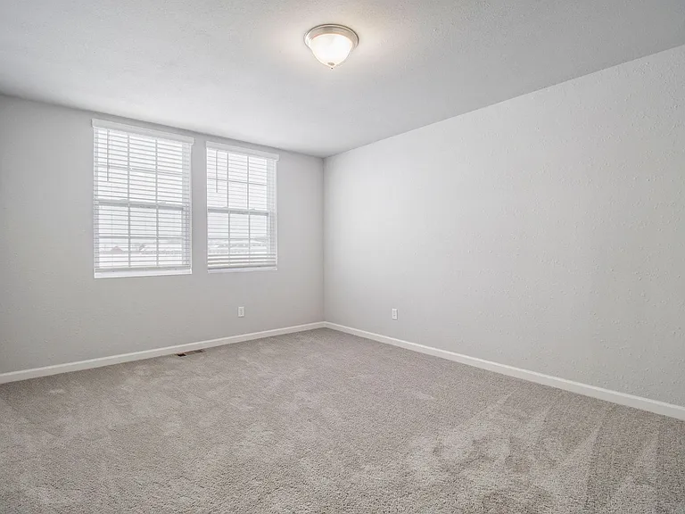 1221 Baker St — Photo 11
