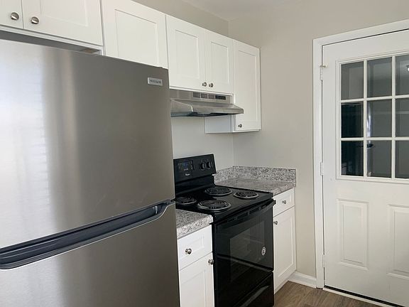 5th image of 3705 Edgewood Dr