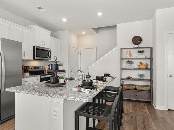 5th image of 575 Aquamarine Row