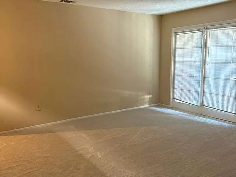 199 Afton Sq #103 — Photo 6