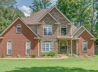 990 Iron Hill Rd E, Burns, TN 37029