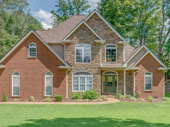 990 Iron Hill Rd E, Burns, TN 37029