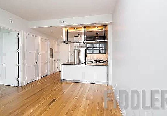 4th image of 44-41 Purves St #2012