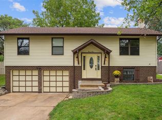 33 Wendy Ln, Saint Peters, MO