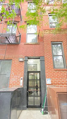 Rented by Compass | media 22