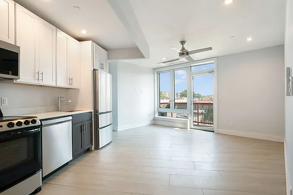 Rented by EXR | media 4