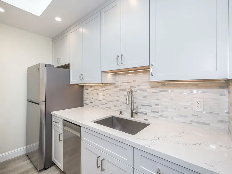 1009 S Norfolk St — Photo 4