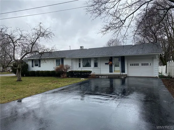 320 Commercial St, Medina, NY 14103