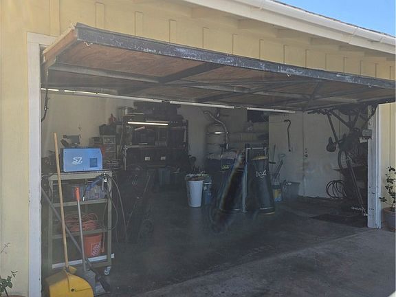 3rd image of 16211 Encina St