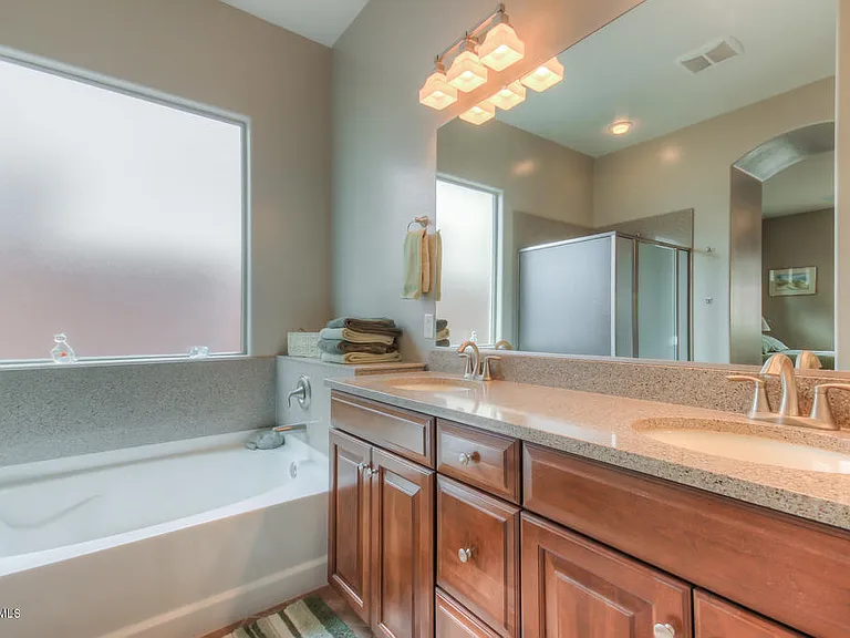 20912 W Ridge Rd — Photo 16