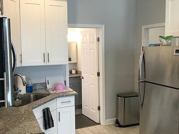 5th image of 3225 N Wilton Ave APT 1S