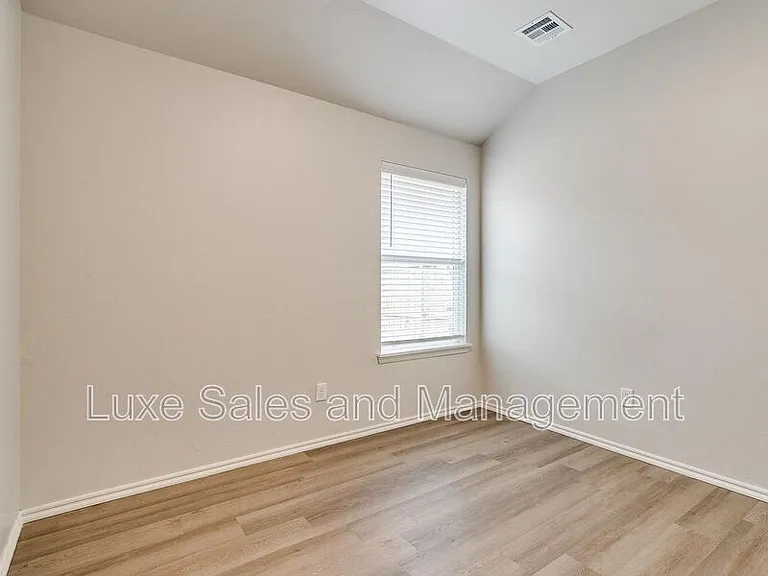 8012 NW 105th St — Photo 24