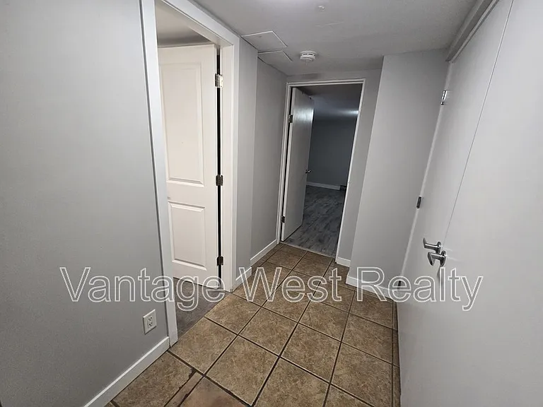 320B Rutland Rd S — Photo 19