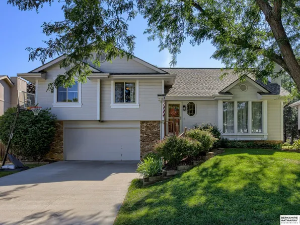 4905 S 160th St, Omaha, NE 68135