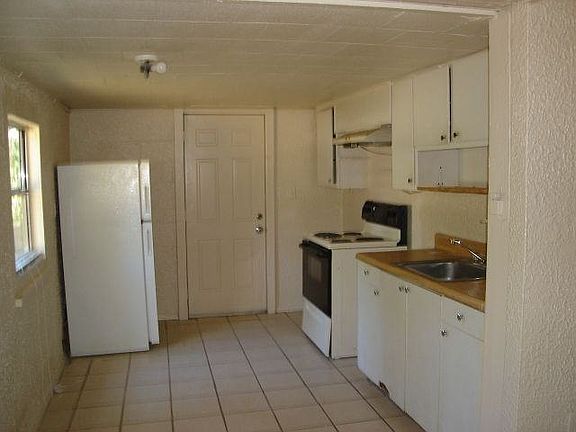 3rd image of 1514 Majestic Ave