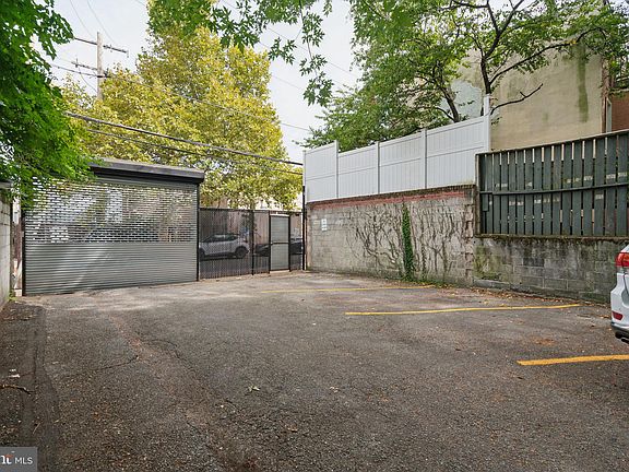 2nd image of 1929 Wallace St APT 3B