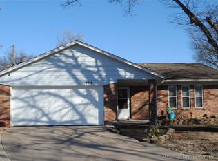 9215 E 39th St, Tulsa, OK 74145