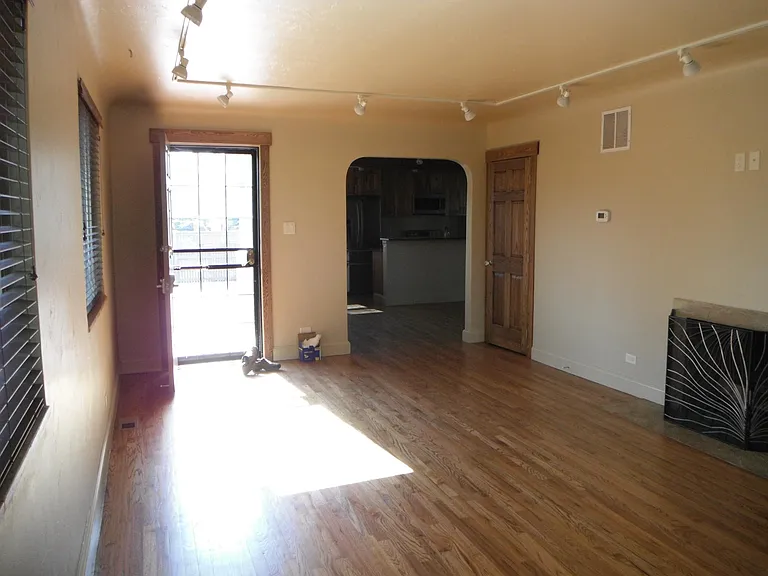 Living Room (non-working Fireplace)