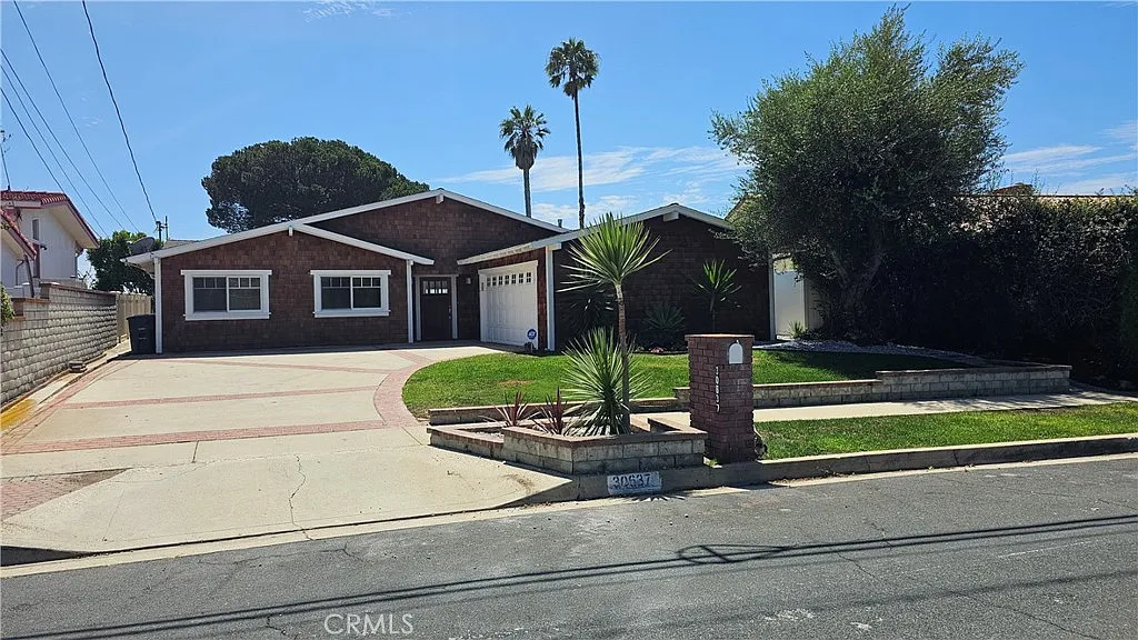 5 bed, 3.5 bath, 3498 sqft, $9,500 — Photo 3