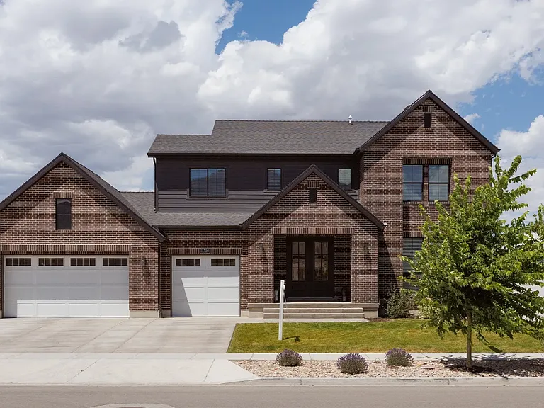 11708 Engelmann Dr — Photo 1
