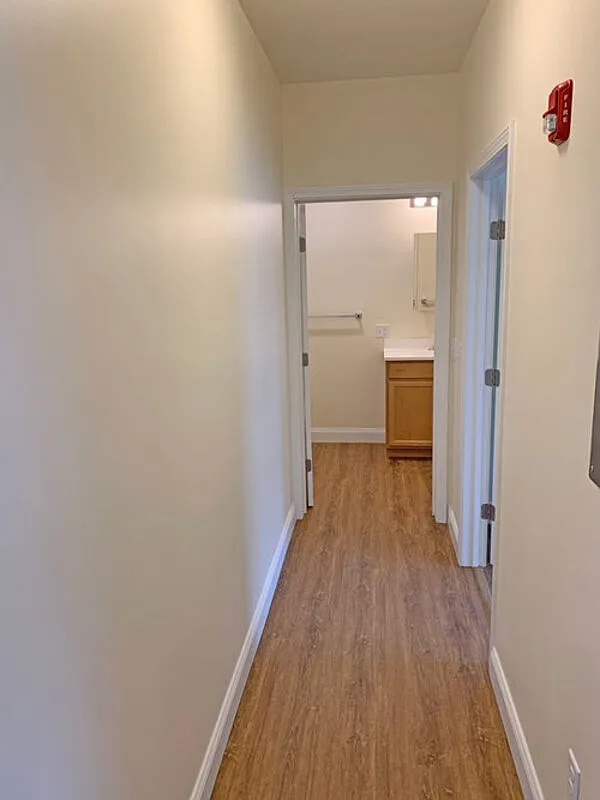 3 bed, 1.0 bath, $3,450 — Photo 3
