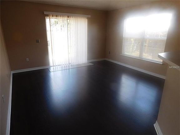4th image of 276 McKay Blvd