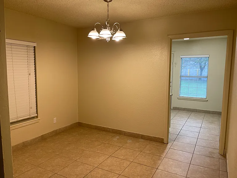 Marbach Manor Apartments — Photo 35